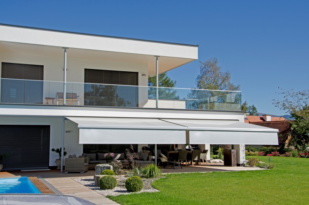 Alu les okna – popolna kombinacija naravne topline in sodobne zaščite