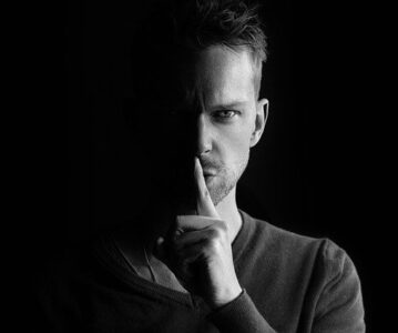 Narcisizem: nevarna lastnost toksičnih posameznikov!